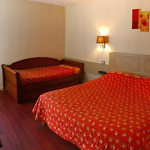 2* Hotel Logis Restaurant De La Montagne Noire